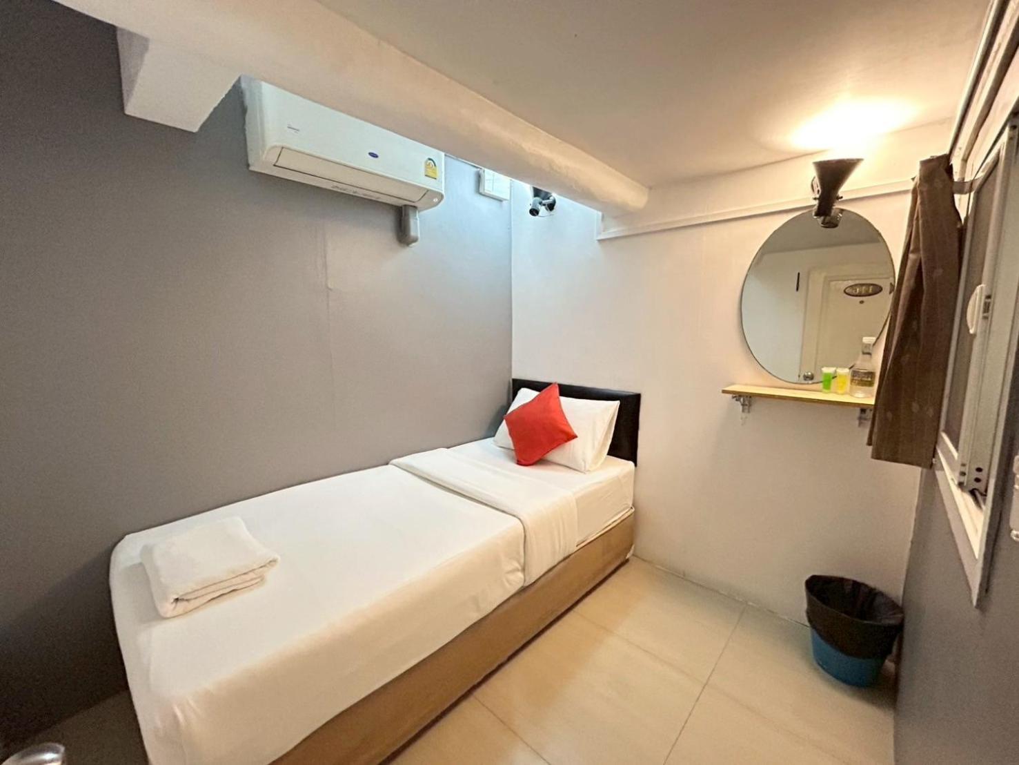 Khaosan Art Hotel Бангкок Экстерьер фото
